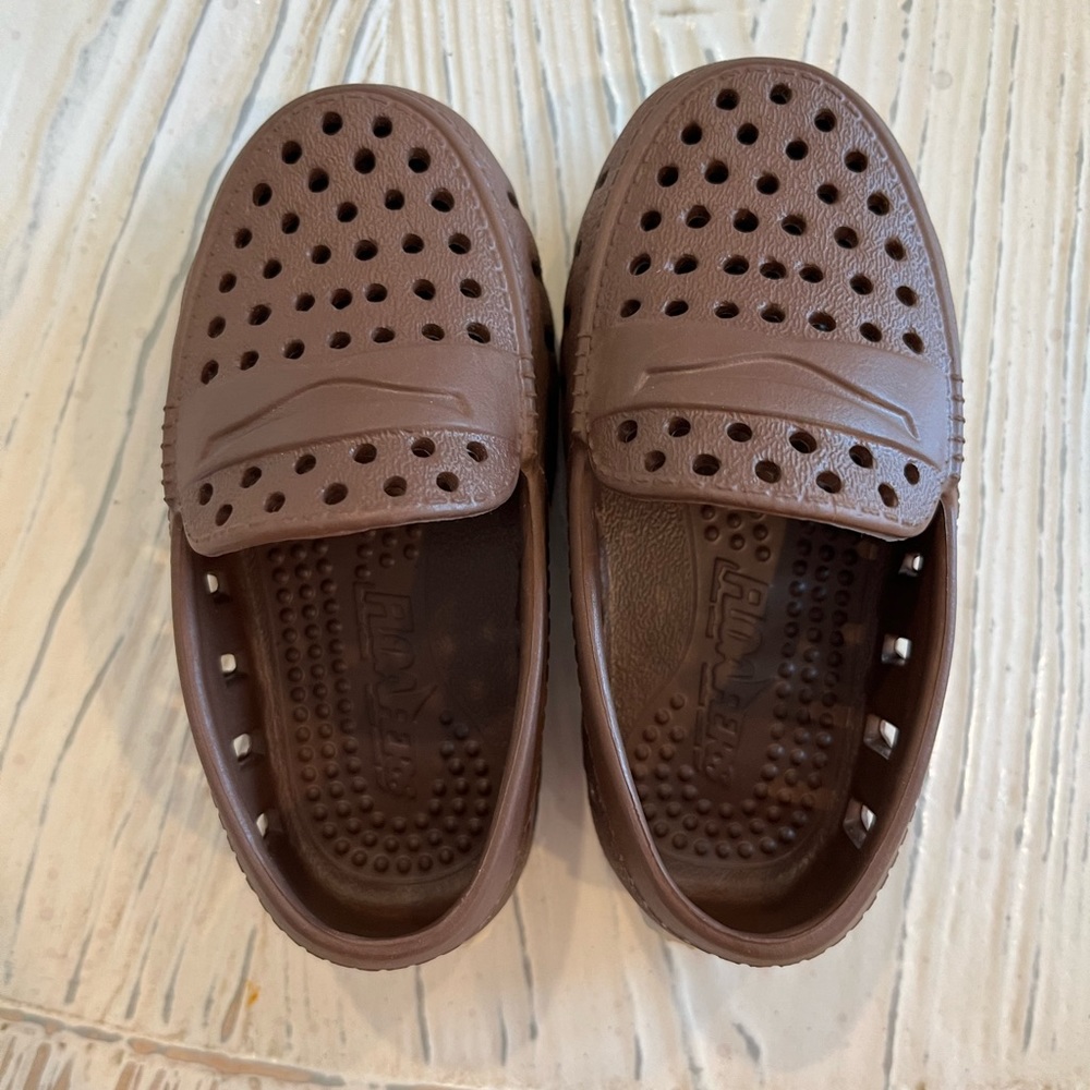 NWOT Floafers Size 4